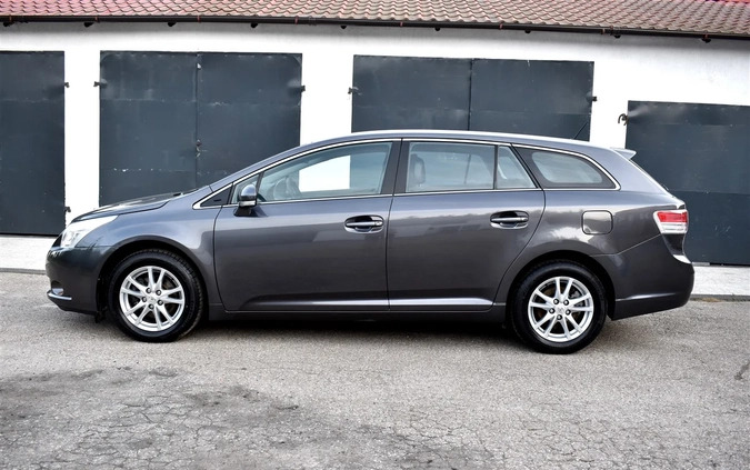 Toyota Avensis cena 35900 przebieg: 187677, rok produkcji 2011 z Elbląg małe 781